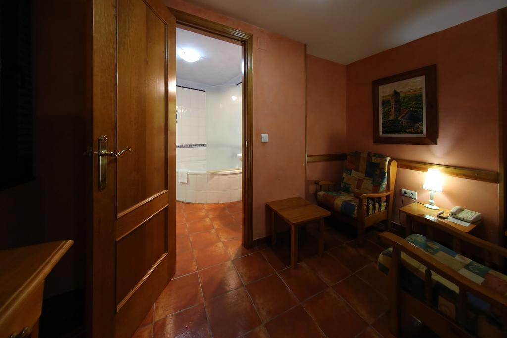 Hotel Rural Ocell Francoli เอสปลูกา เด ฟรังโกลิ ภายนอก รูปภาพ